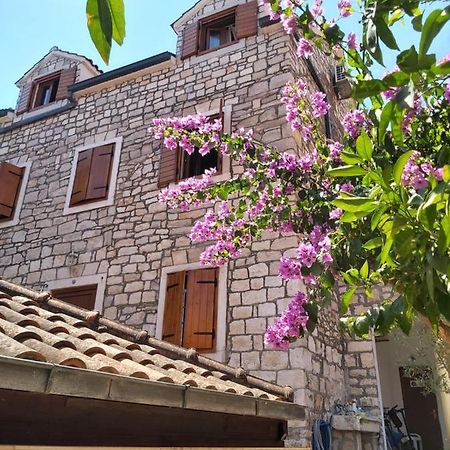 Vila Dora Supetar Διαμέρισμα Εξωτερικό φωτογραφία