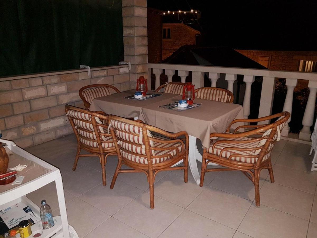 Vila Dora Supetar Διαμέρισμα Εξωτερικό φωτογραφία