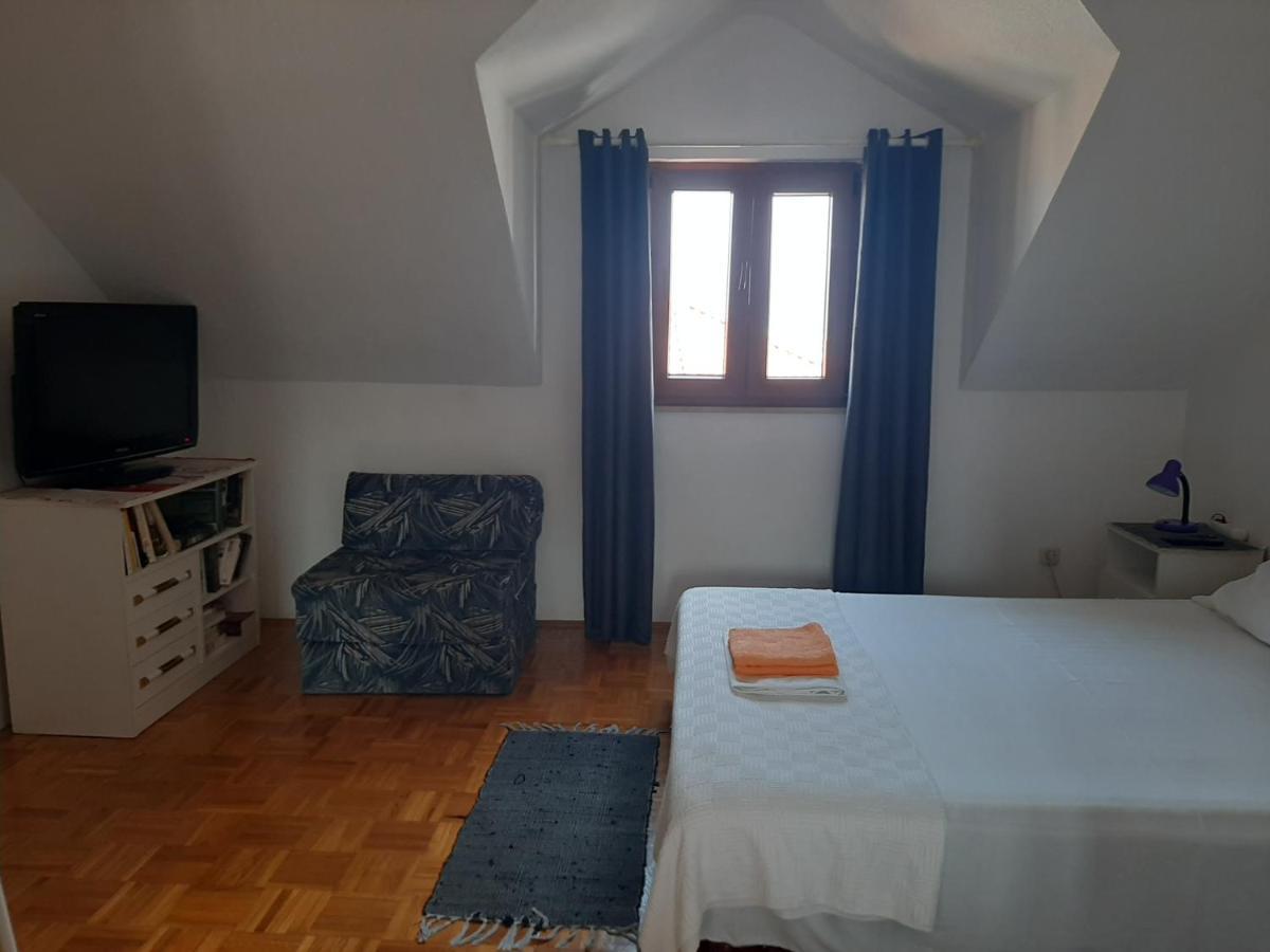 Vila Dora Supetar Διαμέρισμα Εξωτερικό φωτογραφία