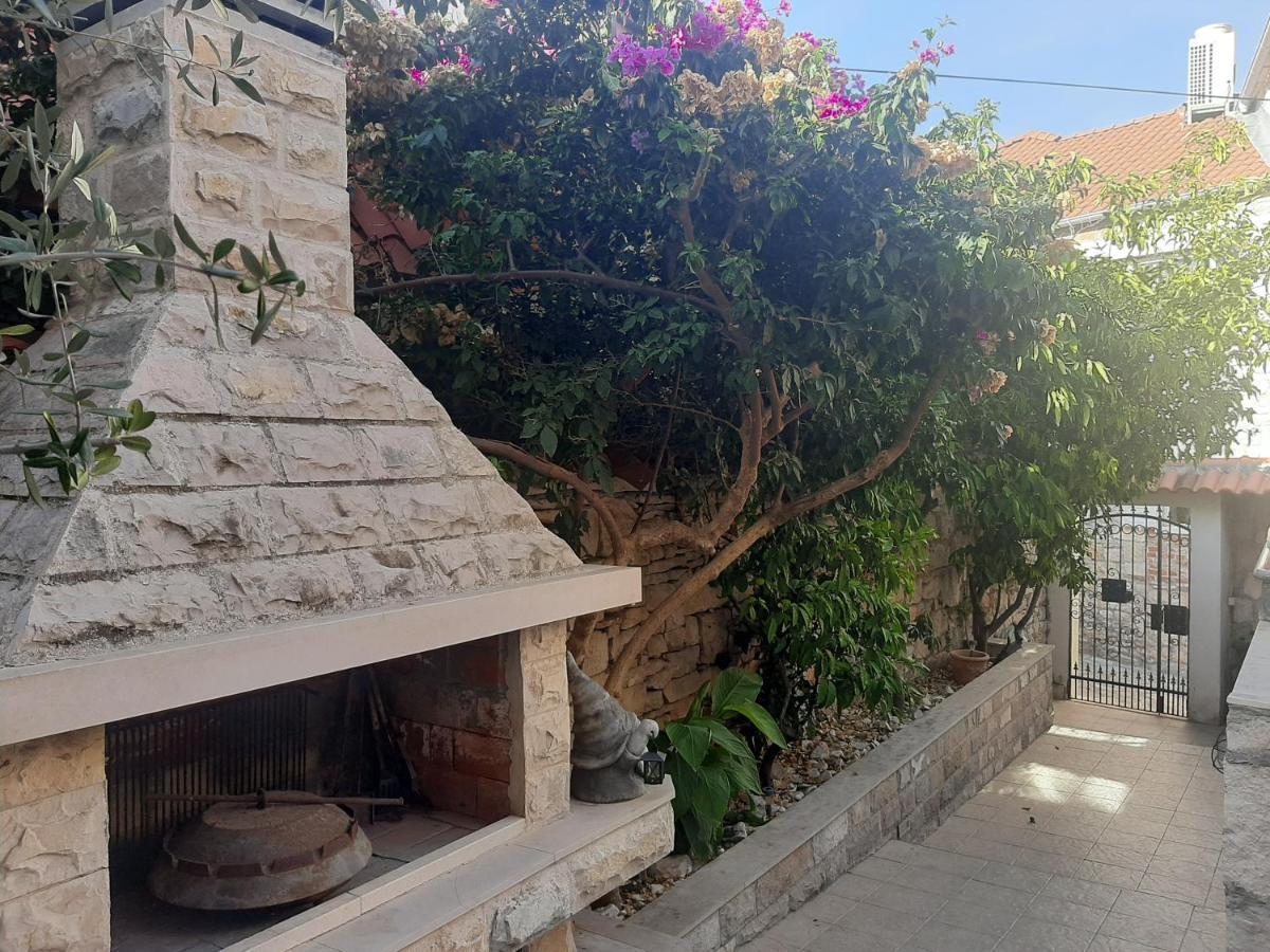 Vila Dora Supetar Διαμέρισμα Εξωτερικό φωτογραφία