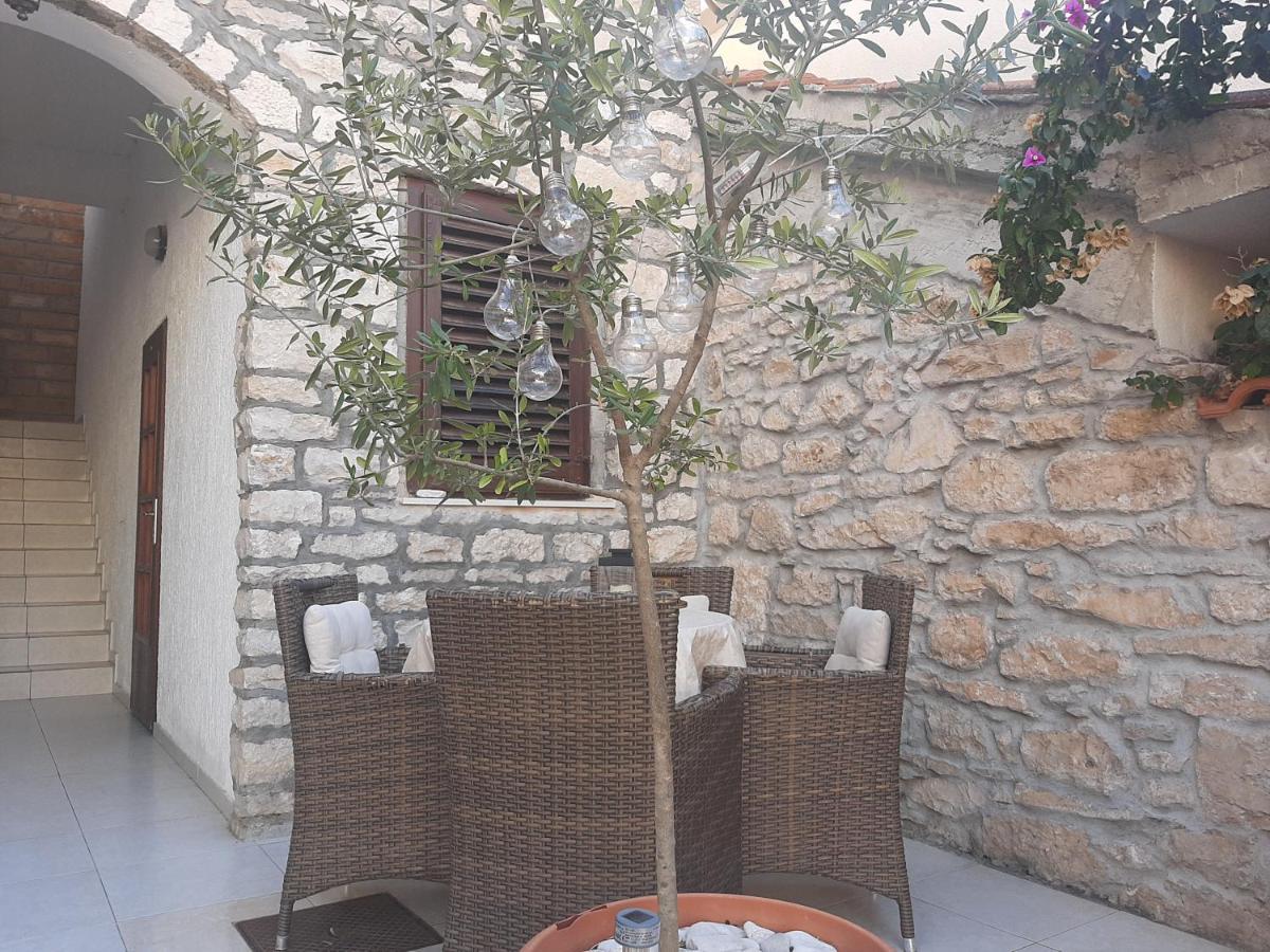 Vila Dora Supetar Διαμέρισμα Εξωτερικό φωτογραφία