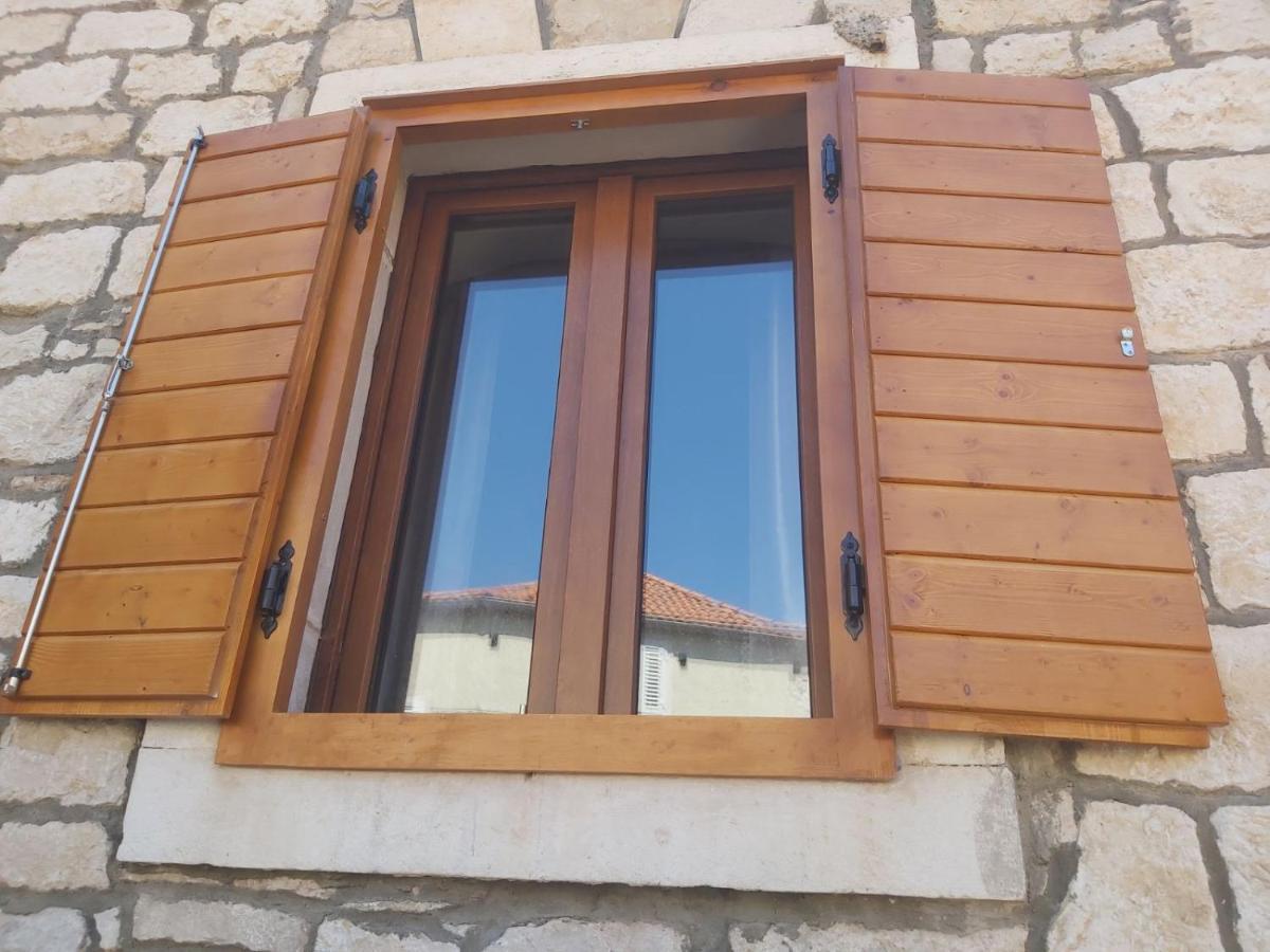 Vila Dora Supetar Διαμέρισμα Εξωτερικό φωτογραφία