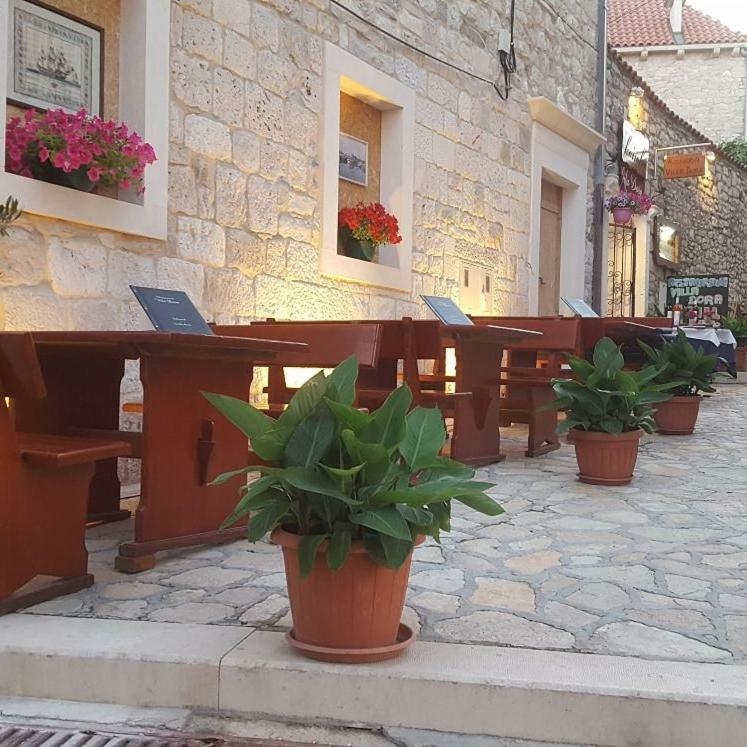 Vila Dora Supetar Διαμέρισμα Εξωτερικό φωτογραφία