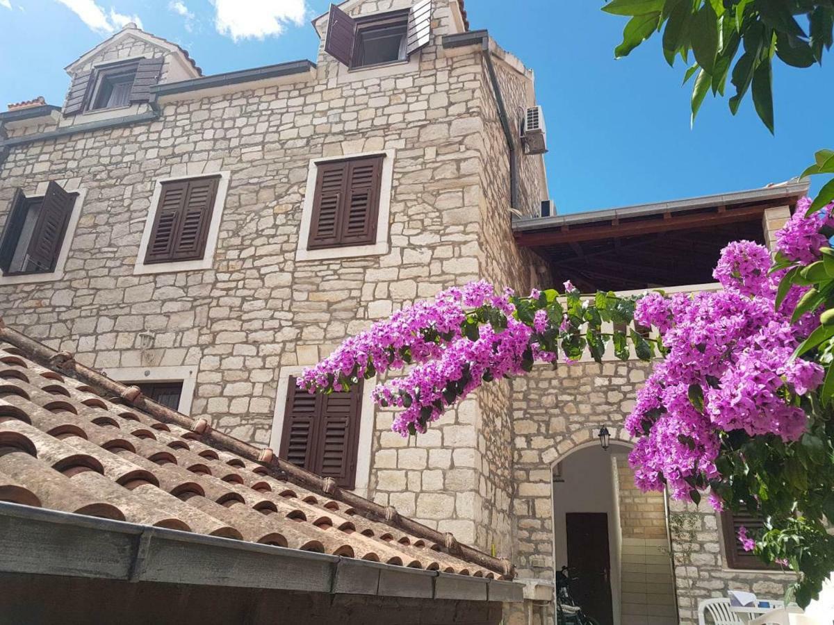 Vila Dora Supetar Διαμέρισμα Εξωτερικό φωτογραφία